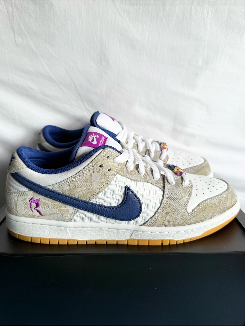AUTHENTIC Nike SB Dunk Low Rayssa Leal size 10 FZ5251-001 2024 PRE-OWNED